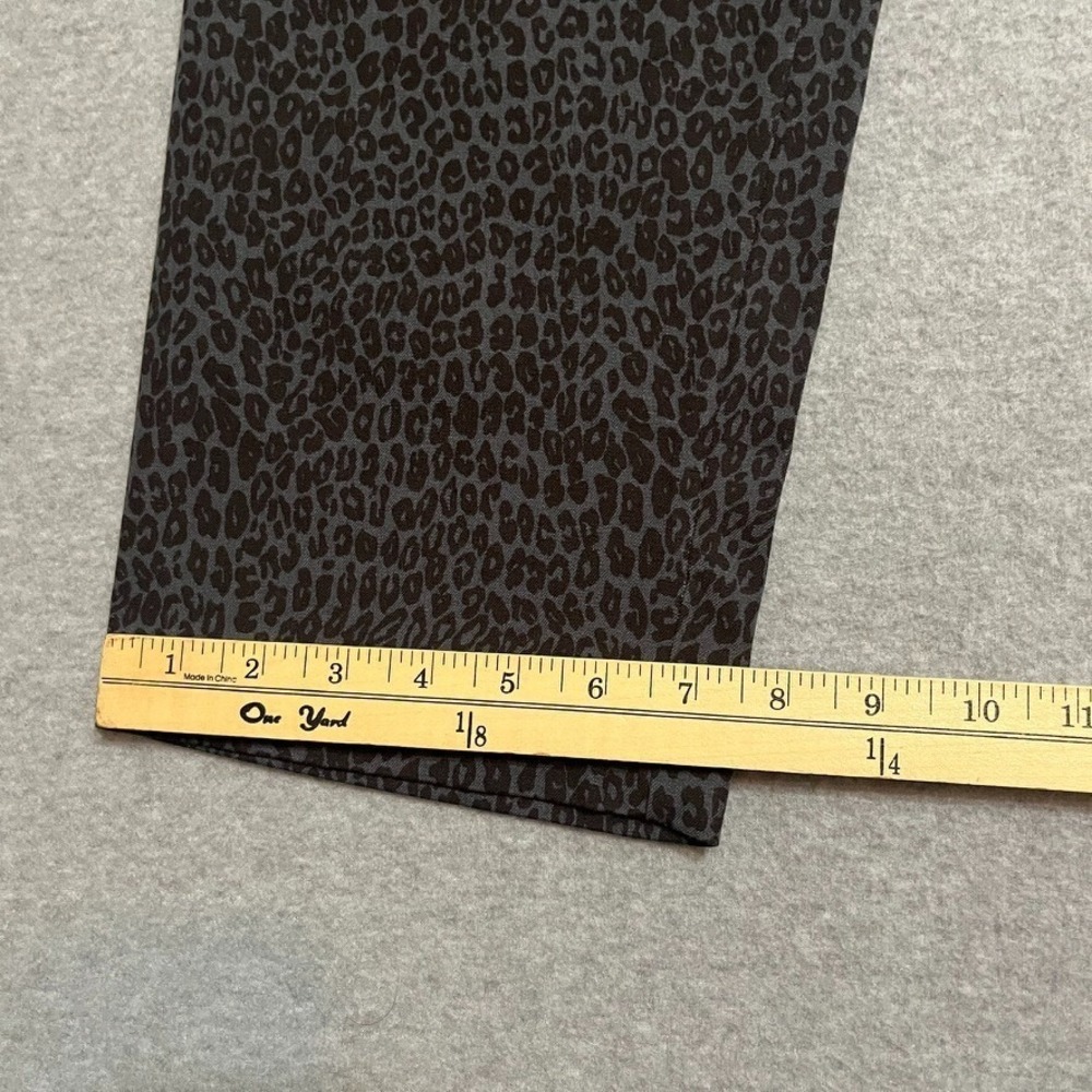 Time and Tru Pants Womens 20 Gray Skinny Stretch Cropped Animal Print Modern New - Picture 6 of 9